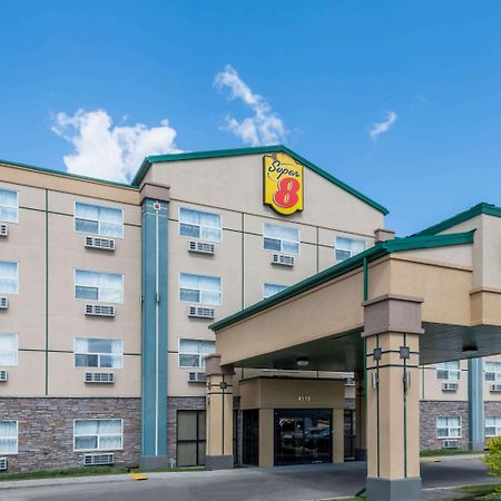 Super 8 By Wyndham Red Deer City Centre Buitenkant foto