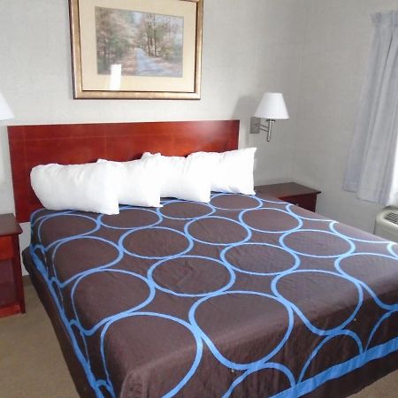 Super 8 By Wyndham Red Deer City Centre Buitenkant foto