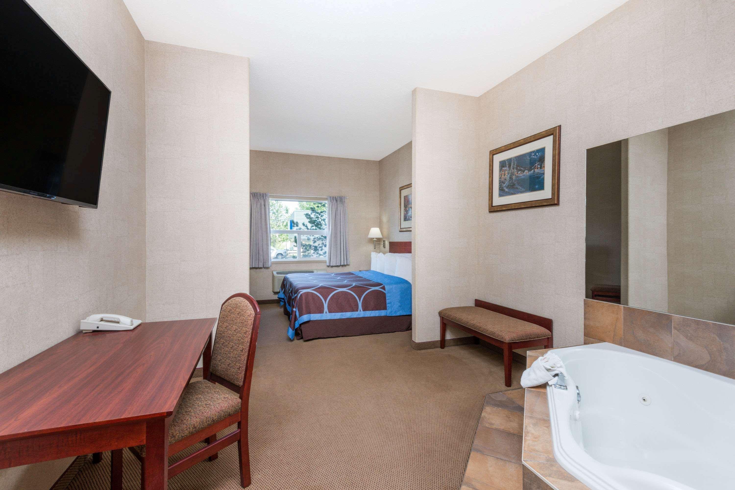 Super 8 By Wyndham Red Deer City Centre Buitenkant foto