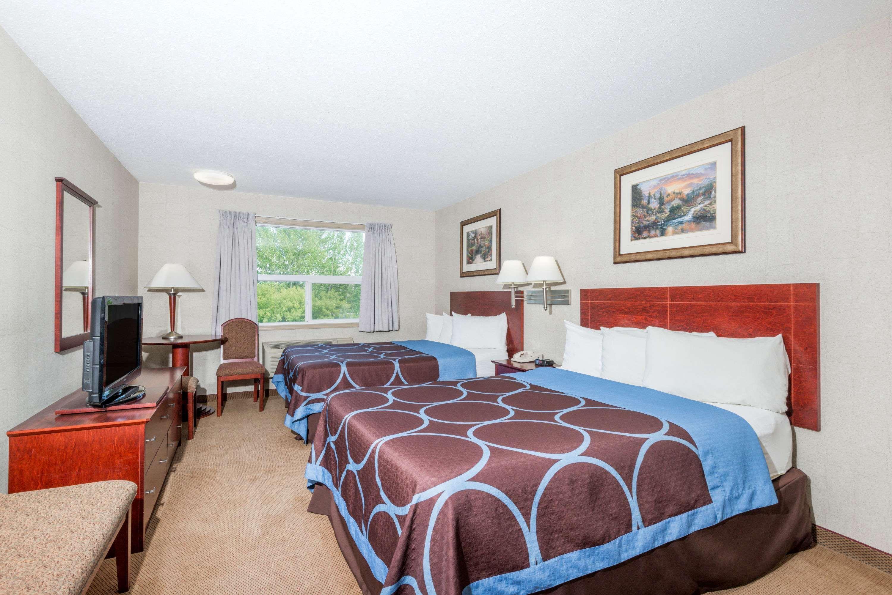 Super 8 By Wyndham Red Deer City Centre Buitenkant foto