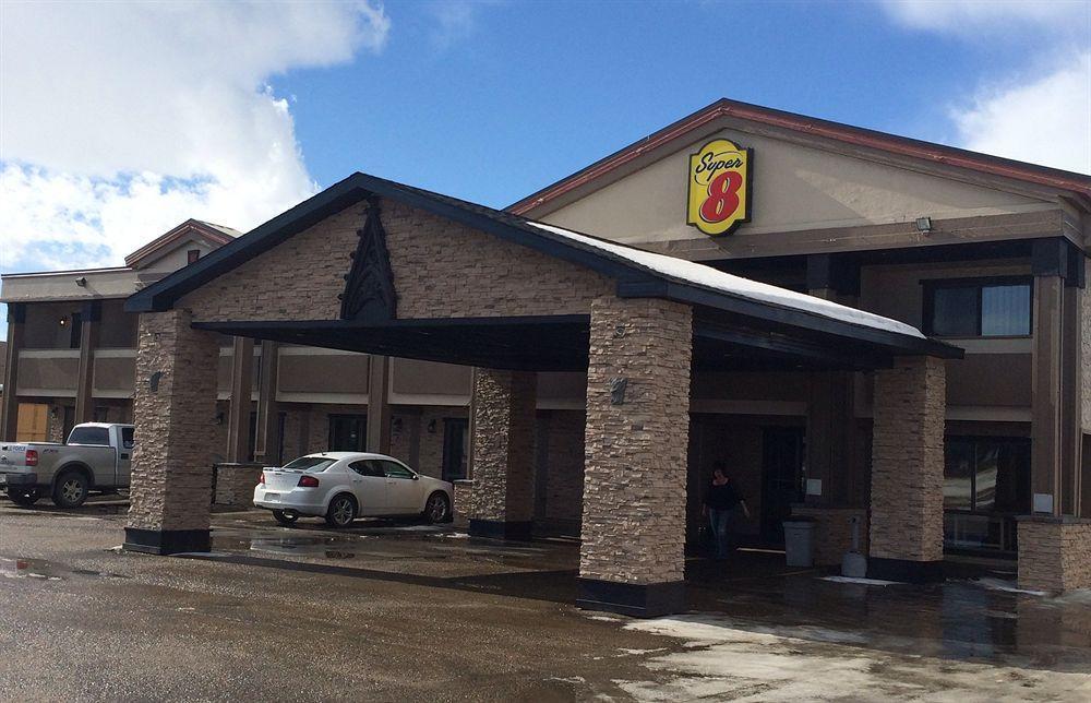 Super 8 By Wyndham Red Deer City Centre Buitenkant foto